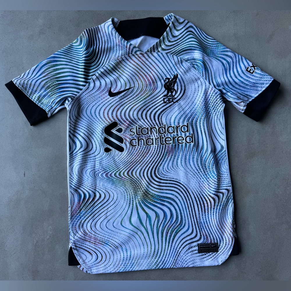 Nike Liverpool soccer jersey youth small